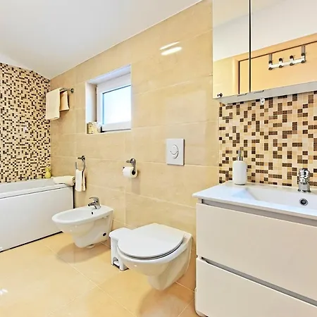 Casa Tara Three-bedroom Дом отдыха Пула