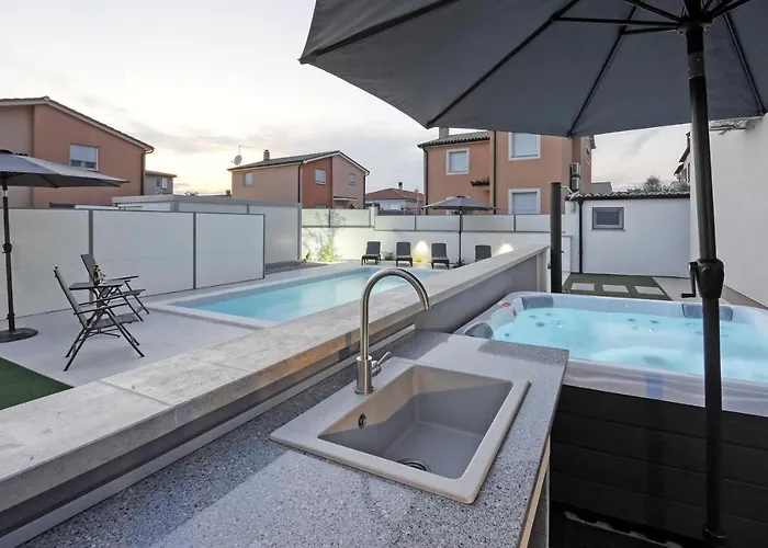 Casa Tara Three-bedroom Prázdninový dům Pula