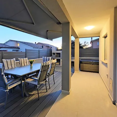 Casa Tara Three-bedroom Nyaraló Póla