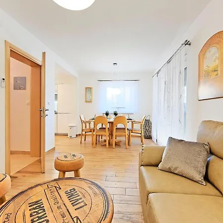 Nyaraló Casa Tara Three-bedroom Póla