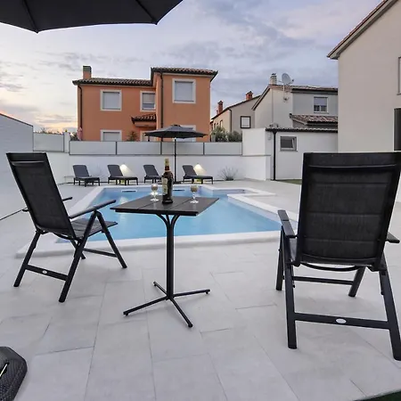 Casa Tara Three-bedroom Pula