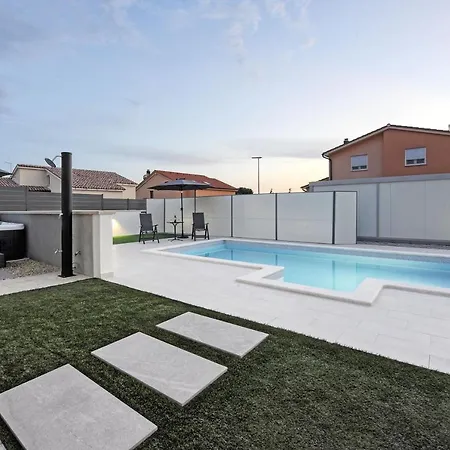 Semesterbostad Casa Tara Three-bedroom