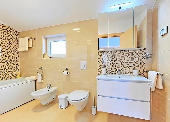 בית נופש Casa Tara Three-bedroom