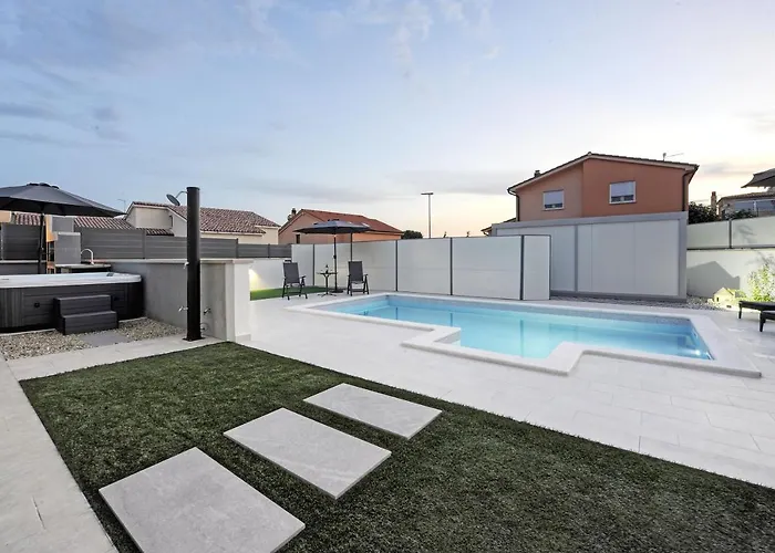 בית נופש Casa Tara Three-bedroom