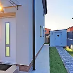 Casa Tara Three-bedroom Casa vacanze Pola