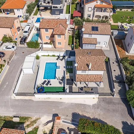 Casa Tara Three-bedroom * Пула
